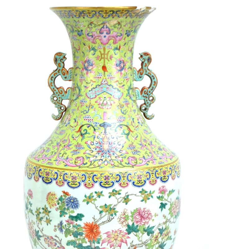 Chinese Imperial vase makes over £100,000 at auction