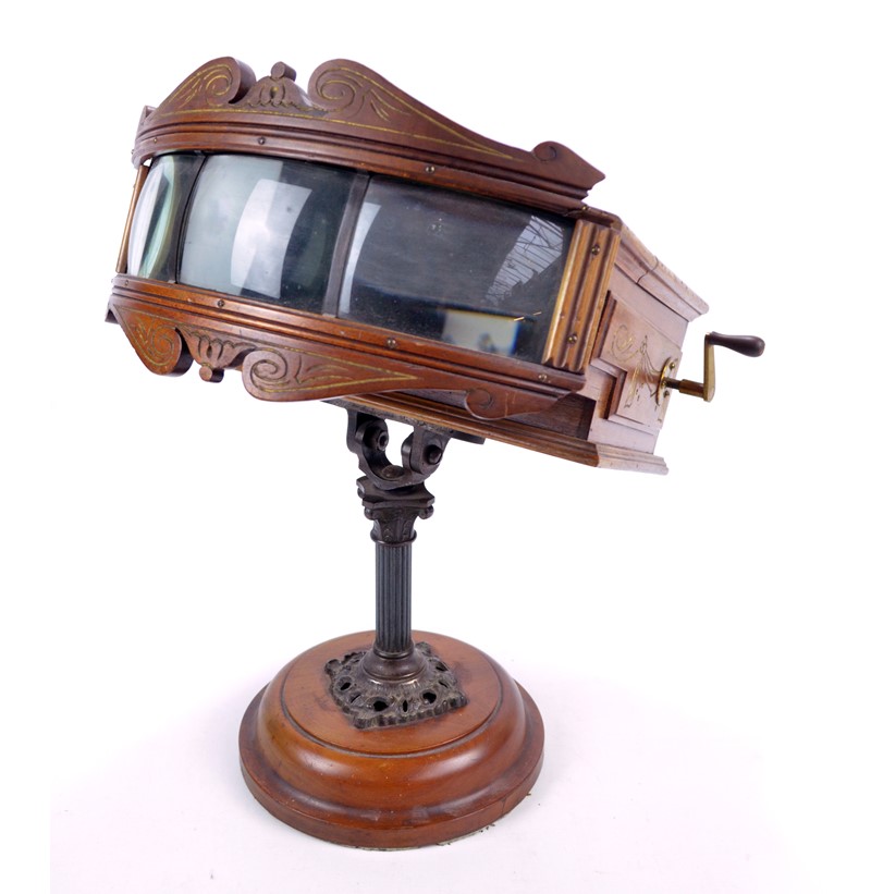 KINORA LTD, LONDON; a three lens viewer.