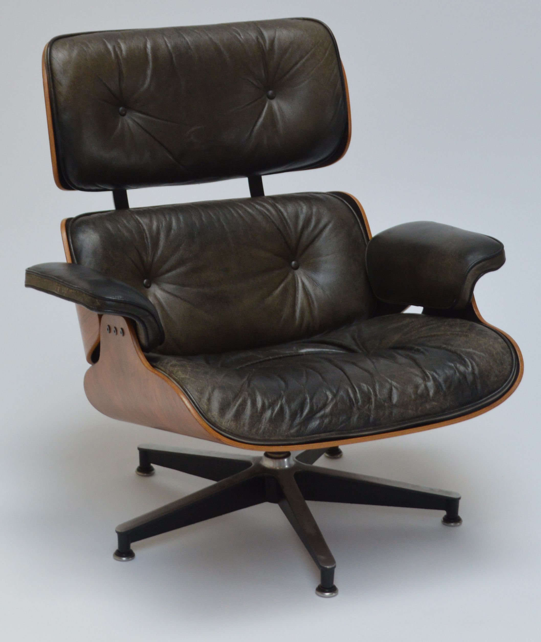 CHARLES EAMES (1907-1978) & RAY EAMES (1912-1988); an original '670' lounge chair.